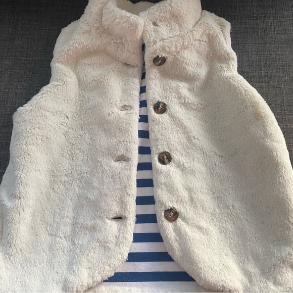 Hanna Andersson Faux Fur Vest - Picture 3 of 6